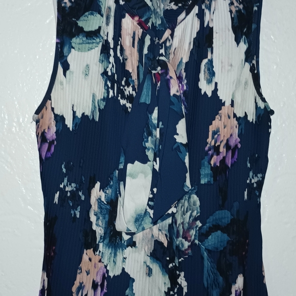 Dkny - Picture 2 of 2